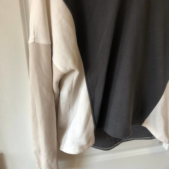 Abercrombie & Fitch Soft A&F Collection Color Block Hoodie size XS Gray Cream - Picture 3 of 13
